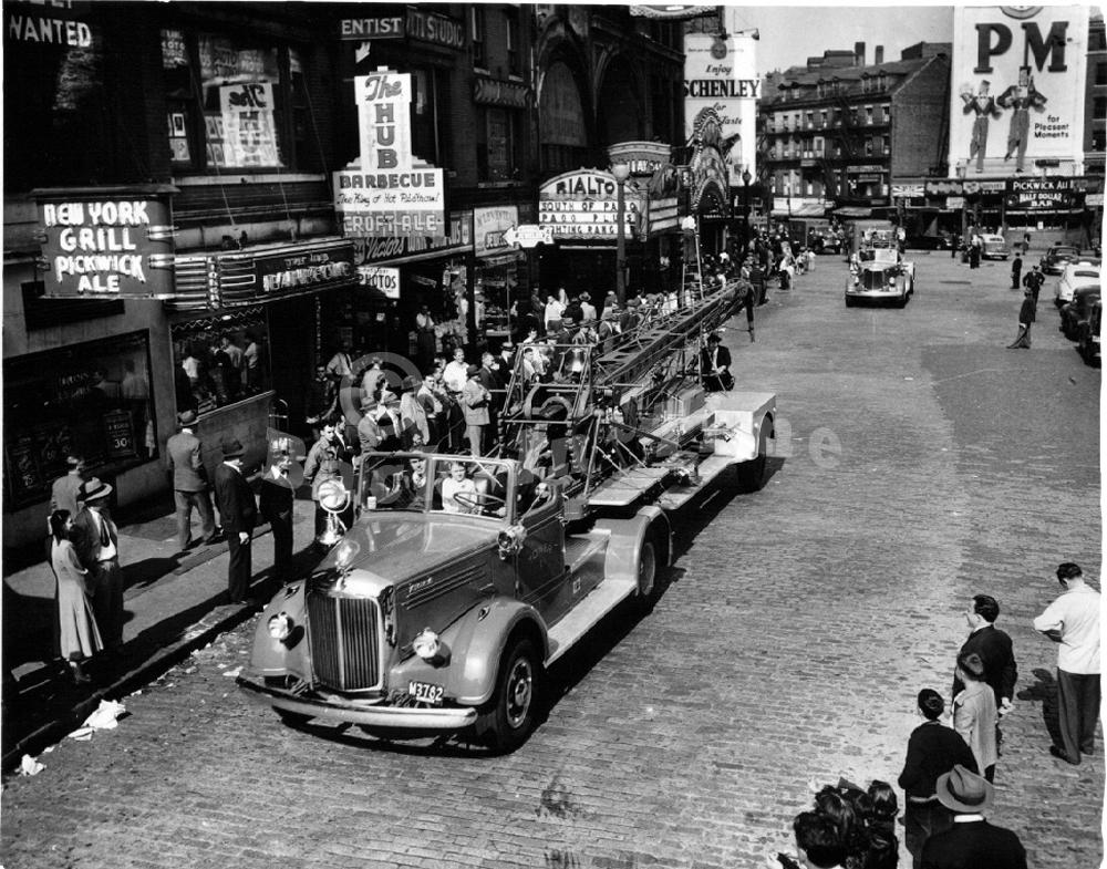 Mack Tower Truck - large - Boston, MA - 1930
