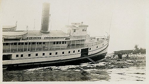 Norumbega-aground-02a